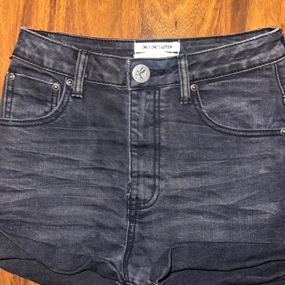 𝅺one TEASPOON Harlets High Waisted Short Size 26 Short Shorts Cuffed Black Wash - Picture 5 of 13